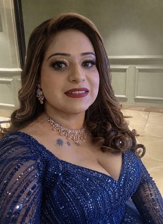 Anu - escort in Mumbai Photo 1 of 7