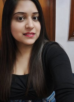 Anu - escort in Mumbai Photo 2 of 7