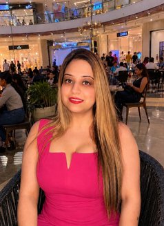 Anu - escort in Mumbai Photo 5 of 7