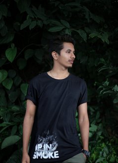 Expert pussy eater boy avl in Mumbai - Male escort in Mumbai Photo 1 of 1