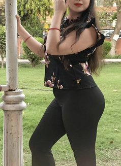 Tanya - escort in Bangalore Photo 1 of 8