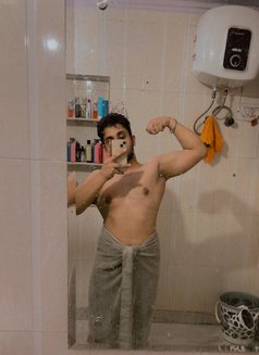 Hardik25 - Male एस्कॉर्ट in New Delhi Photo 2 of 4