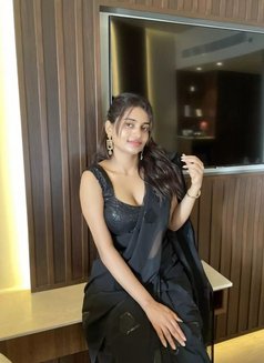 Reddyaruna - एस्कॉर्ट in Bangalore Photo 1 of 5