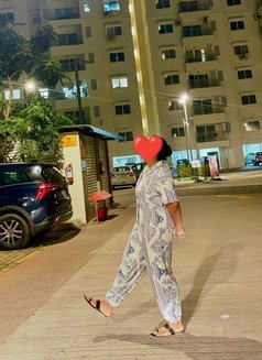 Pooja - escort in Mumbai Photo 4 of 9