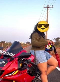 Pooja - escort in Mumbai Photo 5 of 9