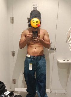 Sam - Male escort in Ahmedabad Photo 1 of 5