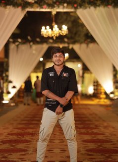 Lalu - Male escort in Surat Photo 2 of 5