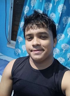 Rivan - Male escort in Kolkata Photo 3 of 3