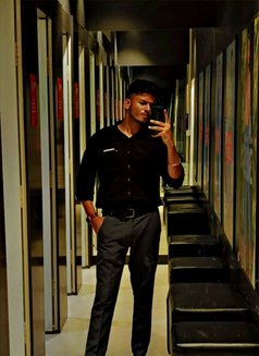 Nick - Male एस्कॉर्ट in Jaipur Photo 1 of 6