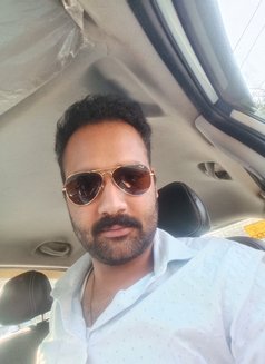 Akkiii - Male escort in New Delhi Photo 1 of 1