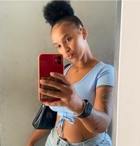 Lian - एस्कॉर्ट in Bangalore