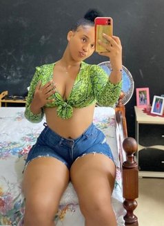 Lian - एस्कॉर्ट in Bangalore Photo 3 of 6