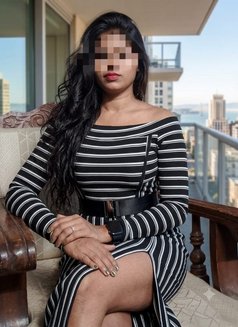One Night Escort Service in Delhi Nc R - एस्कॉर्ट in New Delhi Photo 1 of 2