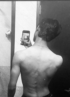 Young man - Male escort in Hyderabad Photo 2 of 4