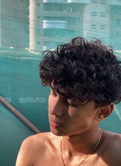 Mumbble - Male एस्कॉर्ट in Pune Photo 3 of 4