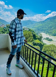 Aronn - Male escort in Bangalore Photo 2 of 3