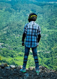 Aronn - Male escort in Bangalore Photo 3 of 3