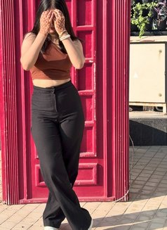 Divya Sharma Cesh on Delivery - एस्कॉर्ट in Bangalore Photo 1 of 1