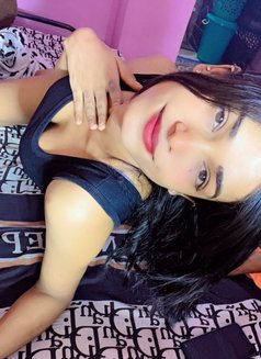 Cam session or selling pron - Transsexual escort in New Delhi Photo 8 of 16