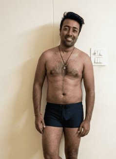 Rahul - Male एस्कॉर्ट in Hyderabad Photo 7 of 12