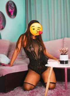 Divya Roy - எஸ்கார்ட் in Mumbai Photo 1 of 1