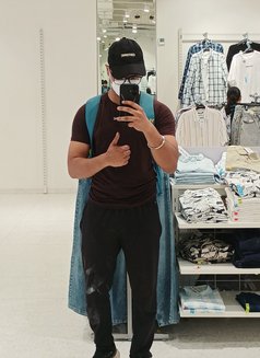 Thorodinsonthethunder - Male escort in New Delhi Photo 1 of 4
