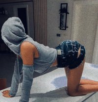 Decent - एस्कॉर्ट in Bangalore