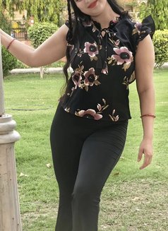 Simran - এস্কর্ট in Jaipur Photo 6 of 8