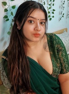 Shreya - escort in Pondicherry Photo 2 of 2