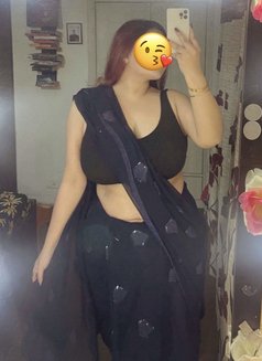 Aishapandey - एस्कॉर्ट in New Delhi Photo 2 of 5