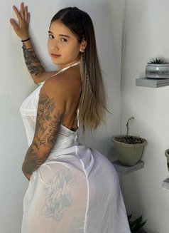 Bianca - ఎస్కార్ట్ in Noida Photo 1 of 2