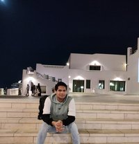 Aries - Male वयस्क कलाकार in Mumbai