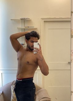 Alex Here - Male எஸ்கார்ட் in New Delhi Photo 8 of 10