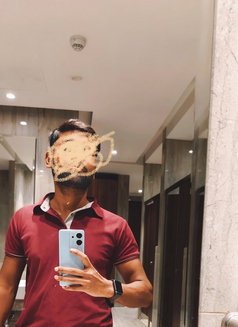 Ka R Ti K - Male এস্কর্ট in New Delhi Photo 1 of 1