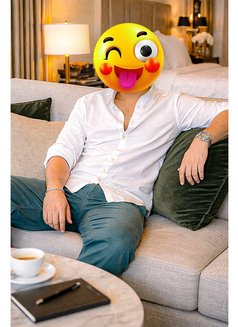 Mature & Gentleman - Male escort in New Delhi Photo 9 of 14