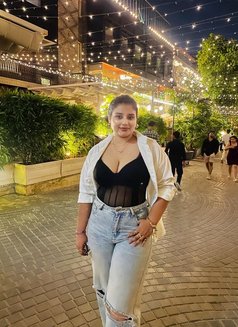 Kavitarani - ఎస్కార్ట్ in Bangalore Photo 2 of 3