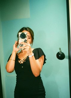 Venii - escort in Navi Mumbai Photo 3 of 3