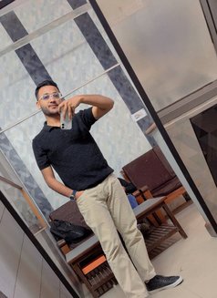 Khanna Saab - Male எஸ்கார்ட் in New Delhi Photo 1 of 1