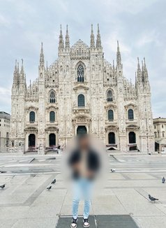 Neil, a Travel Enthusiast Companion - Male companion in Mumbai Photo 1 of 4