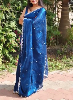 Simran - escort in Chennai Photo 2 of 6