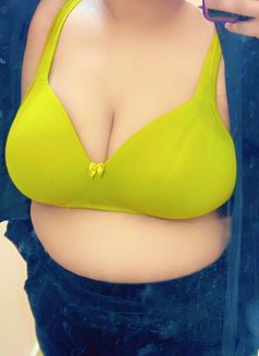 Sexy Somya Cam Show Sex Chat - எஸ்கார்ட் in Mumbai Photo 5 of 7