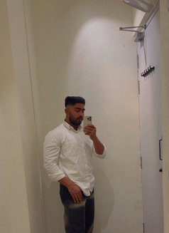 Aman Choudhary - Male एस्कॉर्ट एजेंसी in Gurgaon Photo 2 of 5