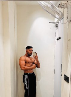 Aman Choudhary - Male एस्कॉर्ट एजेंसी in Gurgaon Photo 5 of 5