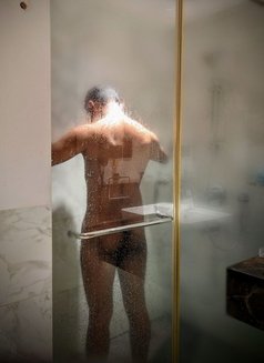 Professional Masseur sensual erotic nuru - Male escort in Bangalore Photo 2 of 4