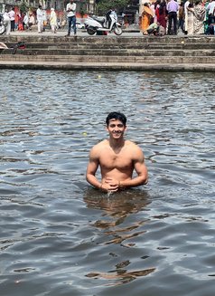 Eros - Male escort in New Delhi Photo 3 of 5