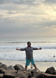 J69 - Male एस्कॉर्ट in New Delhi Photo 3 of 6