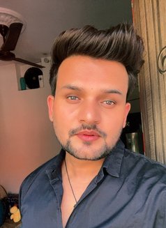 Advik - Male escort in Gurgaon Photo 1 of 3