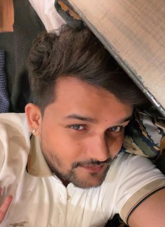 Advik - Male escort in Gurgaon Photo 2 of 3