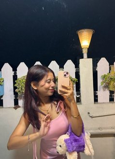 Shreya - escort in Kochi Photo 2 of 6