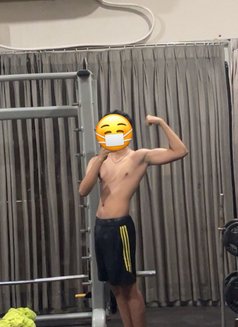 Viraj 6’4ft Tall and Gym Freak - Male एस्कॉर्ट in Gurgaon Photo 1 of 5